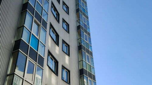 Edificio fachada de chapa